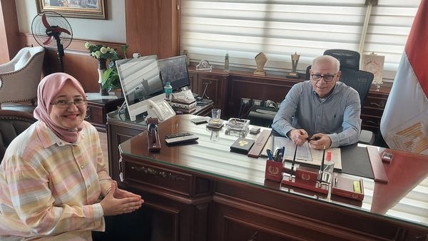 محافظ بورسعيد يتابع سير واننظام امتحانات صفوف النقل