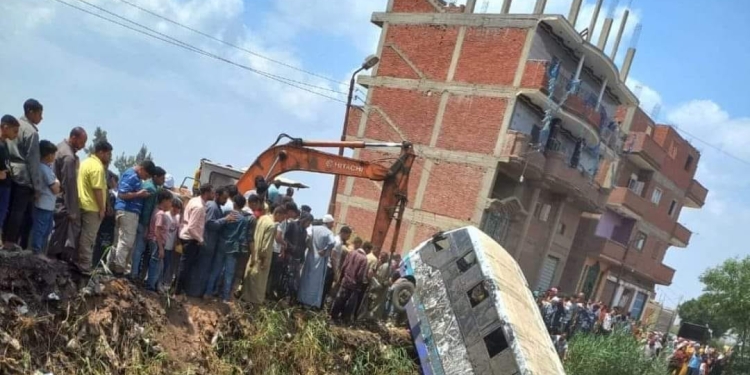 إصابة 9 أطفال في انقلاب أتوبيس حضانة بالشرقية