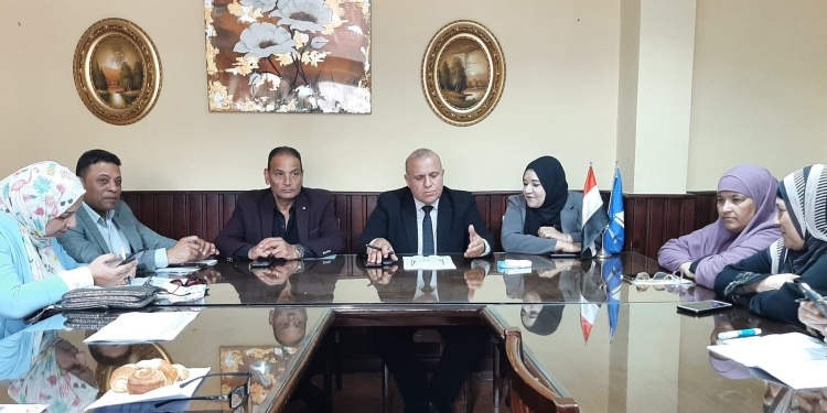 وكيل "تعليم دميـاط" يتابع امتحانات النقل للتعليم العام والفني