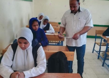 أمهات مصر: جدل بين أولياء الأمور حول جمع كلمة "الحياة" في عربي الشهادة الإعدادية