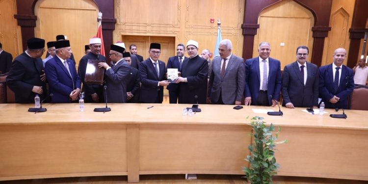 تعاون بين جامعة الأزهر والسلطان أحمد شاه الماليزية في مجالات البحث العلمي وتبادل الخبرات الأكاديمية