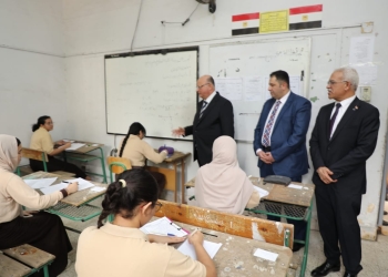 على هامش زيارته للوادى الجديد.. وزير التربية والتعليم يشهد اعتماد نتيجة الشهادة الإعدادية