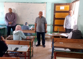 بعد الجيزة وبني سويف.. ضبط 9 طلاب قاموا بالغش بمساعدة معلمين بمطروح وإحالتهم للتحقيق