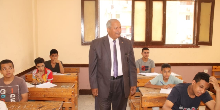 رسالة وكيل التعليم ببني سويف لطلاب صفوف النقل والإعدادية بشأن الامتحانات