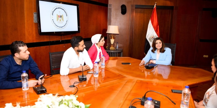 أطباء مصر فى الخارج مع وزيرة الهجرة