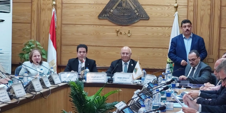 توجيهات مهمة من رئيس جامعة بنها بامتحانات الكليات