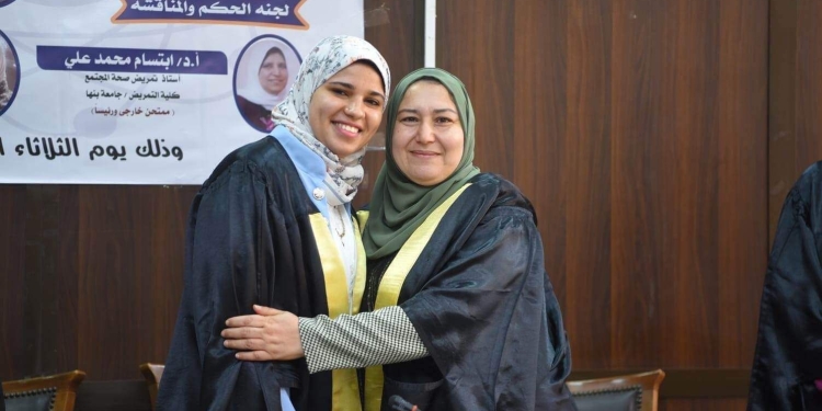 باحثة بتمريض حلوان تحصل على الماجستير بتقدير امتياز ببحث عن تقبل أعضاء هيئة التدريس للطلاب ذوي الهمم