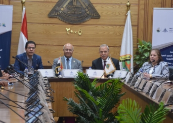 محافظ القليوبية ورئيس جامعة بنها يفتتحان ورشة آلية التقدم للمشروعات الخضراء الذكية