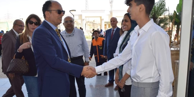 حلوان تستقبل الطلاب العائدين من دول الحرب