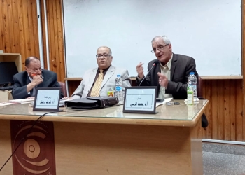 فى مؤتمر”إعلام القاهرة” : ينبغي توعية الشباب حتى لا يقعوا في فخ إدمان المنصات الرقمية