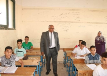 استبعاد رئيس لجنة إعدادية ومراقب دور و3 طلاب للتحقيق ببني سويف