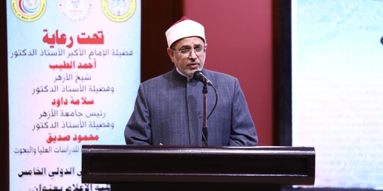 رئيس جامعة الأزهر خلال كلمته في مؤتمر: «الإعلام الرقمي وإدارة الأزمات» يطالب بإعلاء صوت العقل والسماح على صوت المدفع والسلاح