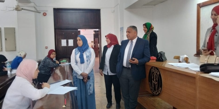نائب رئيس جامعة الأزهر يتفقد امتحانات الدراسات العليا بكلية طب الأسنان ويتابع العملية التعليمية بالهندسة