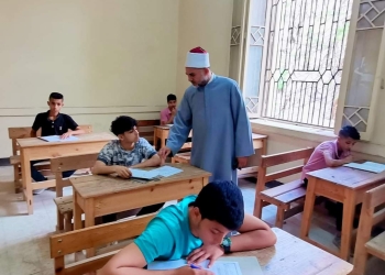 الشرقية الأزهرية: وكيل المنطقة يتابع امتحانات النقل الثانوي والقراءات
