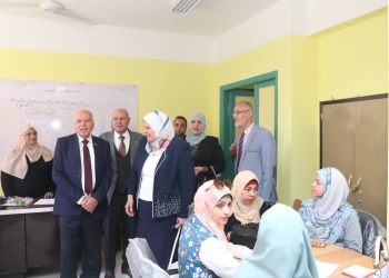 نقيب المعلمين يتفقد مركز تدريب الناجحين فى مسابقة ال 30 ألف معلم بالفيوم