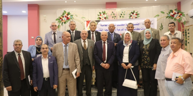 «الزناتي» يشدد على مسئولى الفرعيات بالتواصل مع المعلمين وتيسير الخدمات لهم