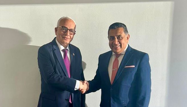 «حجازي» يلتقى بوزير الدولة البريطاني للشرق الأوسط لبحث سبل التعاون