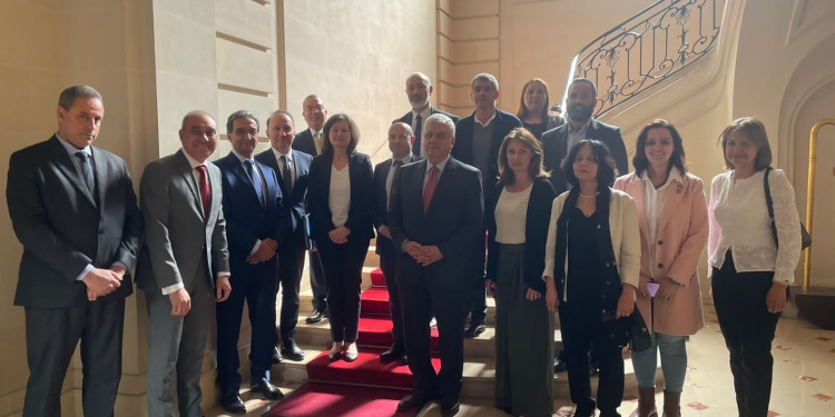 وزير التعليم العالي يعقد اجتماعًا مع رؤساء الجامعات الفرنسية بباريس