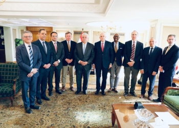 وزير التعليم العالي يعقد اجتماعًا مع وفد جامعة أريزونا الأمريكية 