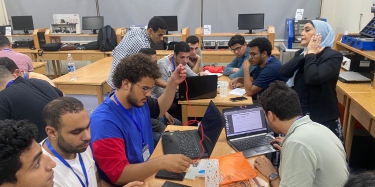 التعليم العالي: إطلاق أقمار كانسات تعليمية