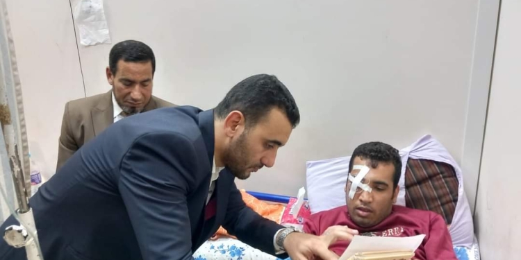 بعد تعرضه لحادثٍ...كلية القرآن الكريم الأزهر تقيم لجنة اختبار لطالبٍ في مستشفى الرمد بطنطا 