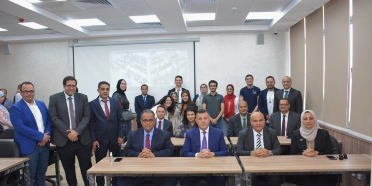 رئيس جامعة عين شمس يفتتح قاعة المحاكمات الصورية بكلية الحقوق