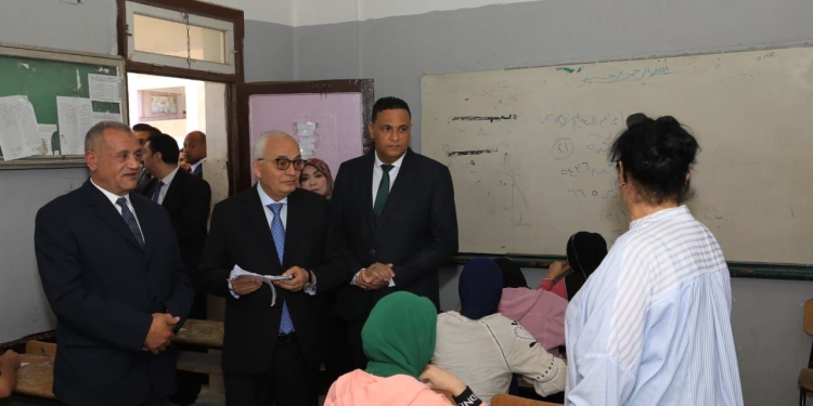 وزير التعليم يصدر عدة قرارات هامة بشأن امتحانات الشهادة الإعدادية بداية من العام المقبل