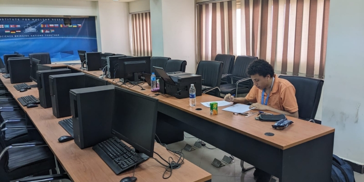 «البحث العلمي»: تمثيل مشرف لأحد طلاب برنامج جامعة الطفل في أولمبياد الرياضيات الأفريقى