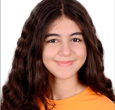 الأولي على الشهادة الإعدادية بالبحر الأحمر : مدرستي وأهلي وراء توفقي