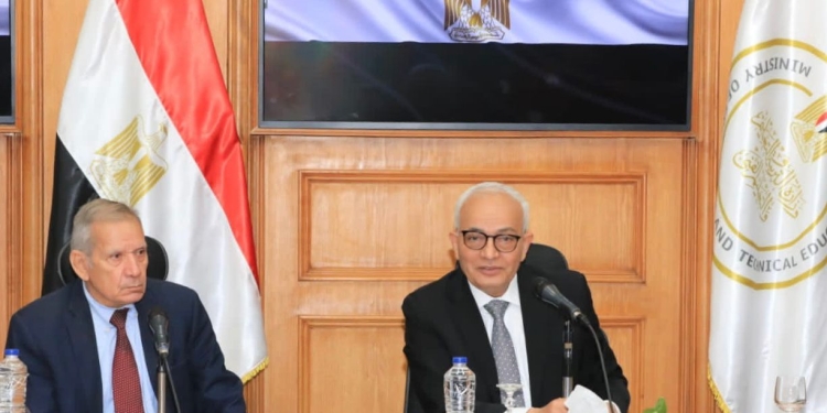 حجازي: نبذل جهود لتطوير المناهج ودمج التحول الرقمي في التعليم بما يتوافق مع مواصفات لخريجي المستقبل