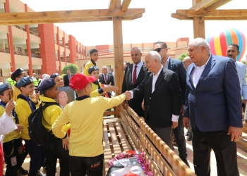 «حجازي» يوجه بإطلاق أول مدرسة رسمية دولية "IPS" بالوادي الجديد