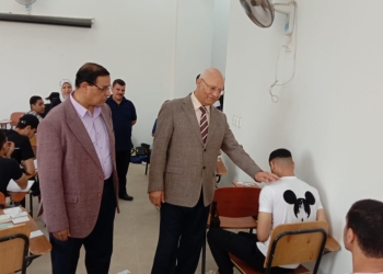 رئيس جامعة بنها يتفقد امتحانات الفرع الأهلي بالعبور