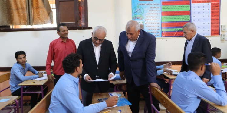 على هامش زيارته للوادى الجديد.. وزير التربية والتعليم يشهد اعتماد نتيجة الشهادة الإعدادية