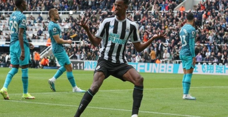 نيوكاسل يشعل صراع المربع الذهبي في "بريميرليج" باكتساح توتنهام 6-1