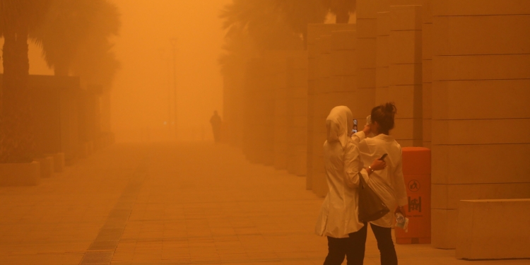 بعد مناشدات وتحذيرات طقس صادمة.. قرار مفاجئ من التعليم بشأن الدراسة غدًا