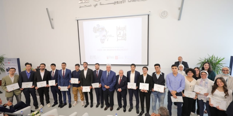 خلال مؤتمر “إفريقيا في قلب مصر”..  10  منح مجانية لشباب القارة وعاشور يطالب بالجامعات الدولية بالتعاون