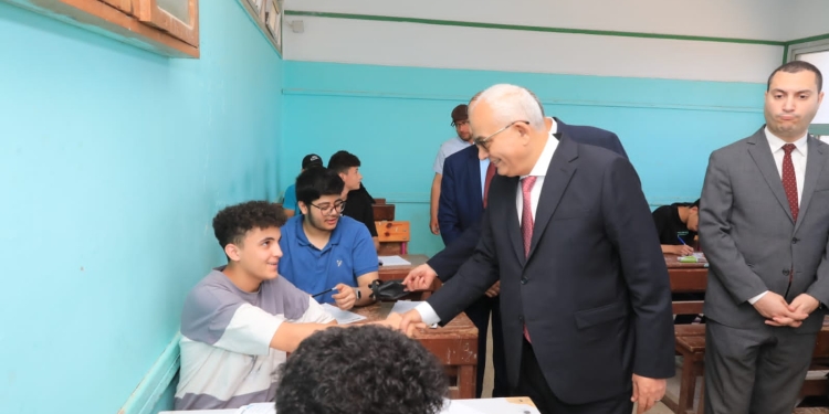 أخبار الثانوية العامة 2023.. أمهات مصر: امتحان اللغة الفرنسية والألمانية سهل والوقت مناسب