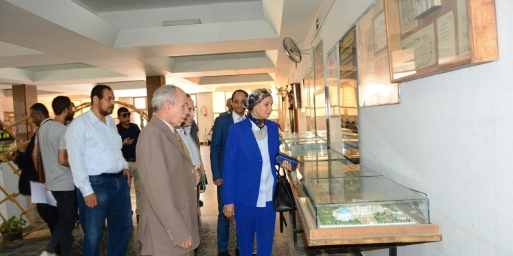 لجنة اختيار أفضل جامعة صديقة للبيئة ترصد البنية التحتية لجامعة أسيوط