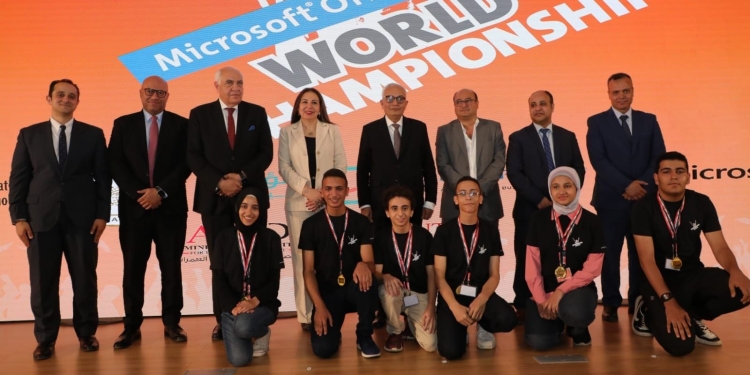 رضا حجازي: الوزارة لا تدخر جهدًا في تطوير مهارات الطالب المصري وبناء قدراته الرقمية