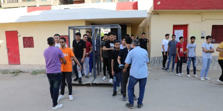 الثانوية العامة 2023.. جروبات الغش تدعي تسريب امتحان الفرنساوي والتعليم ترد