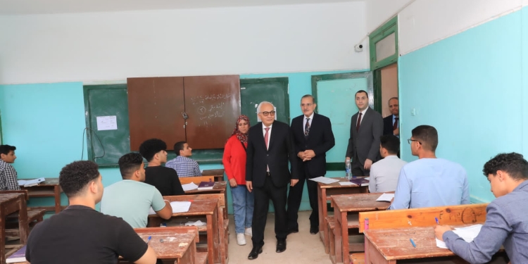 أخبار الثانوية العامة اليوم.. أولياء أمور مصر: مستوى الألماني والفرنساوي متوسط وأسهل من العربي