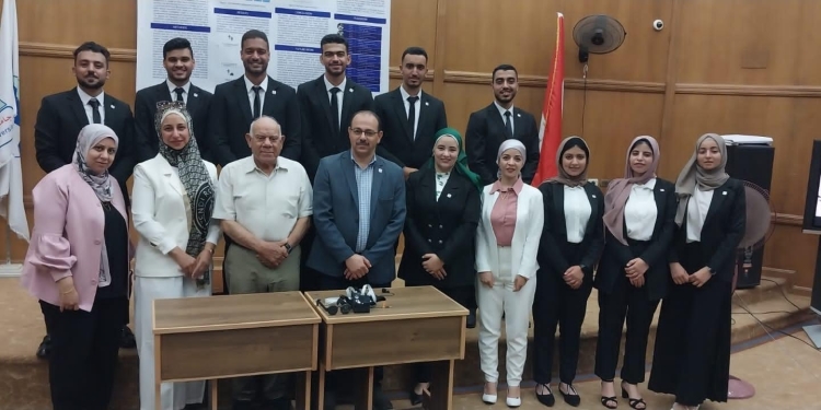 بإستخدام الذكاء الاصطناعي.. فريق طلابي يصمم نظارة لمساعدة المكفوفين