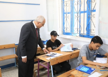 وزير التعليم السابق يفجر مفاجأة: الغش لم يعد تجاوزات فردية..  والشعار: "انجح بأي طريقة"