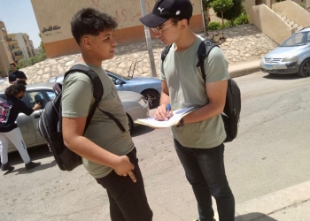 أخبار الثانوية العامة اليوم.. أولياء أمور مصر: تأخر فتح اللجان أمام الطلاب والمدارس غير ملتزمة بقرار الوزارة 