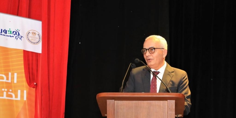 تنفيذ المسرح التفاعلي بـ٧ محافظات بمشاركة ۲۱۰ معلم و۲٤٥ طالب