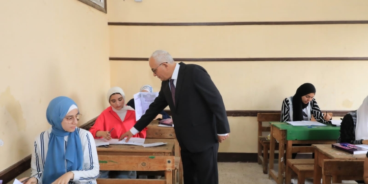 الثانوية العامة 2023.. «حجازي» يصدر قرار بعد تداول الكمياء والجغرافيا