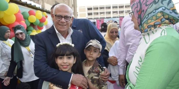 محافظ بورسعيد يشهد محاكاة لمناسك الحج والعمرة من طلاب الصفوف الأولى