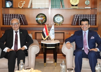 «حجازي» يلتقي المدير العام للإيسيسكو بالرباط للتعاون بمجال بناء قدرات المعلمين وتنمية مهاراتهم