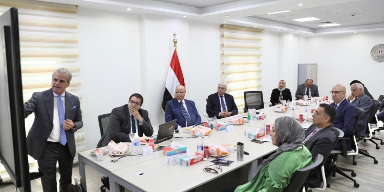 اجتماع لوزيري التعليم العالي والإسكان لبحث آليات تطوير الصورة البصرية للطريق الدائري