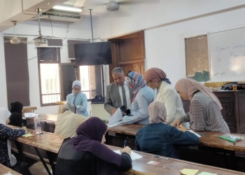 نائب رئيس جامعة الأزهر يتفقد لجان امتحانات كليات فرع البنات بمدينة نصر